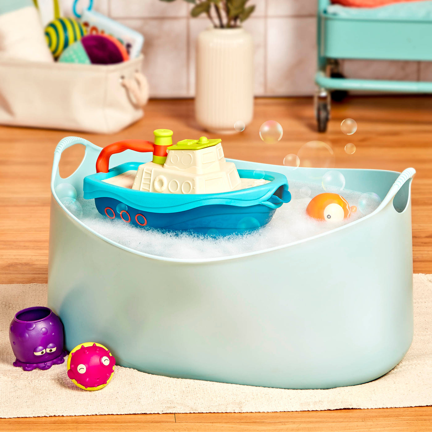 Bath playset with boat storage