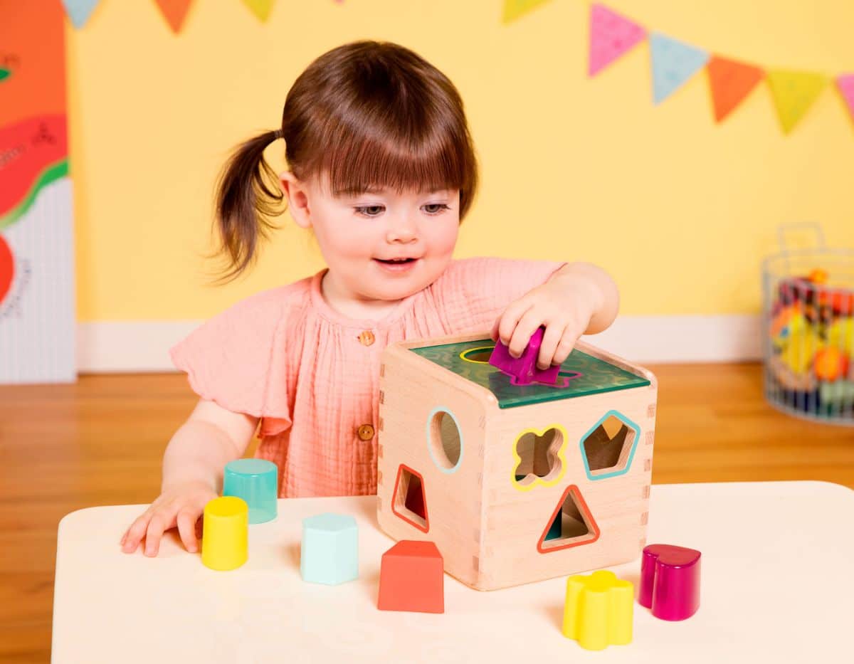 Wonder Cube Wooden Shape Sorter toys – toys Canada